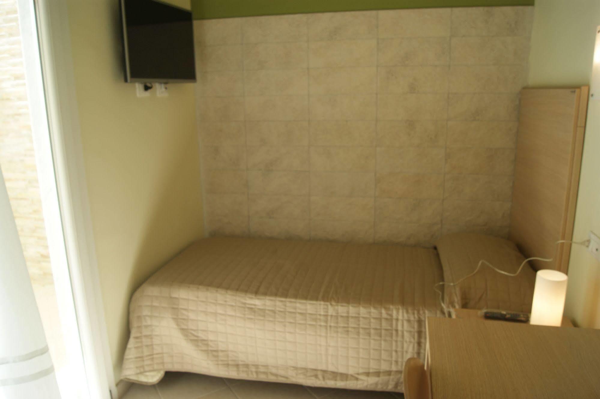 Guest House Golfo Xifonio Augusta Extérieur photo